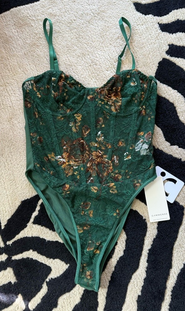 Commense Women's Green Floral Bodysuit Size M Snap New W Tags