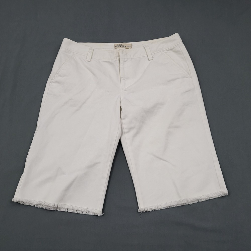 Old Navy Womens Y2K White Cotton Bermuda Shorts Low Rise Raw Hem Size 4 2006