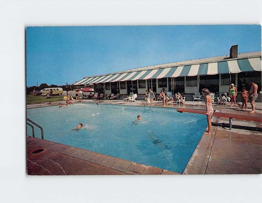 Postcard Pool View Groton Motor Inn Groton Connecticut USA