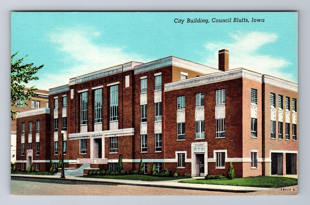 Council Bluffs IA-Iowa, City Building, Antique Vintage Souvenir Postcard
