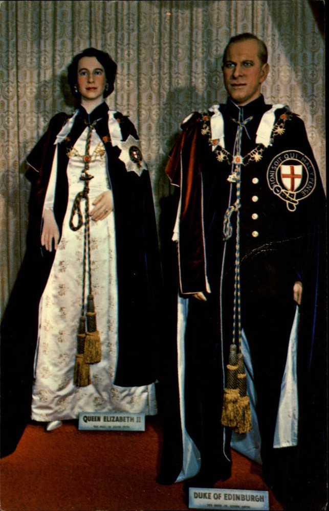 Queen Elizabeth II And Prince Philip Banff Alberta Canada vintage postcard d757