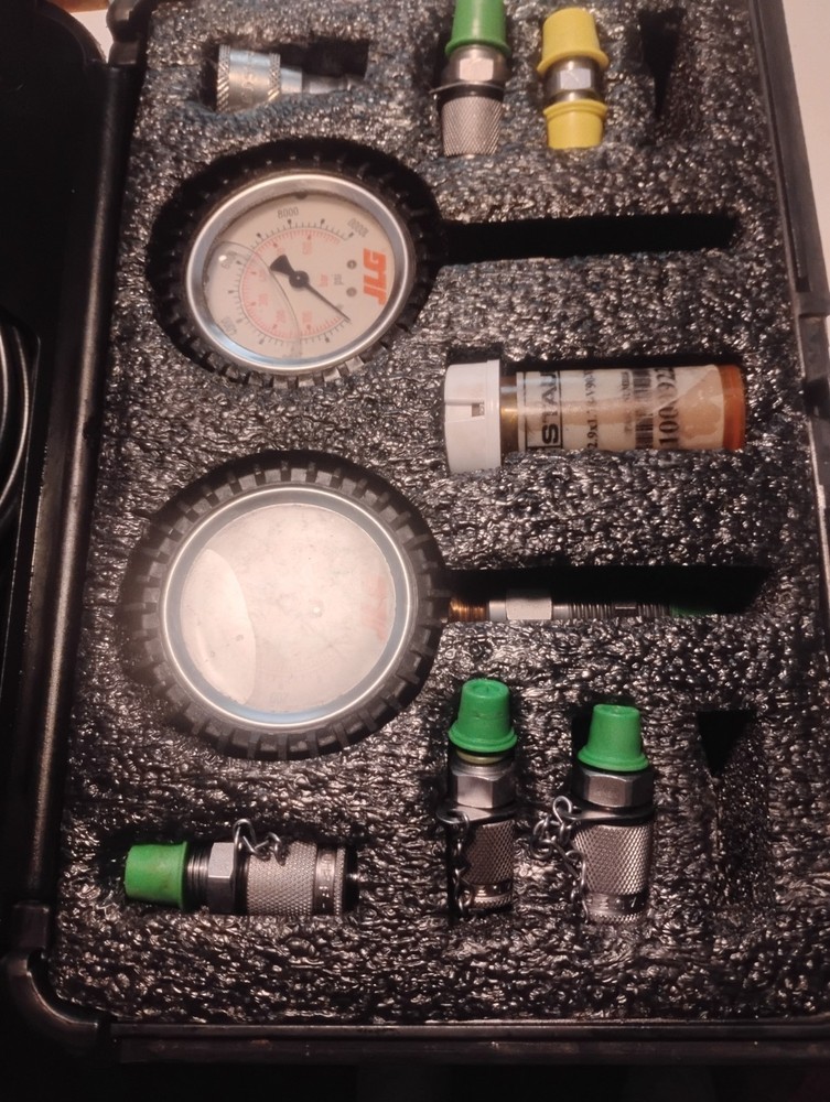 JLG 70000652  HYDRAULIC PRESSURE TEST KIT
