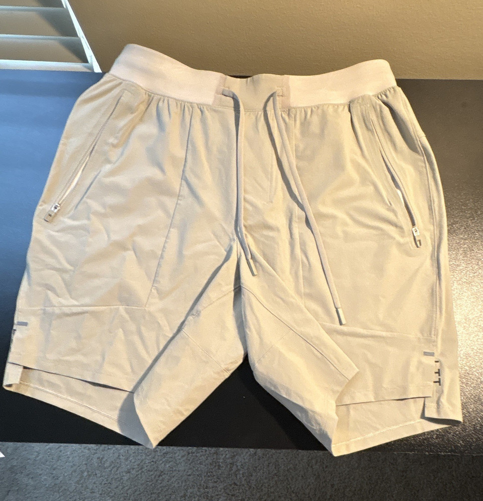 Lululemon Men’s Athletic Shorts M Beige Drawstring Elastic Waist Pockets