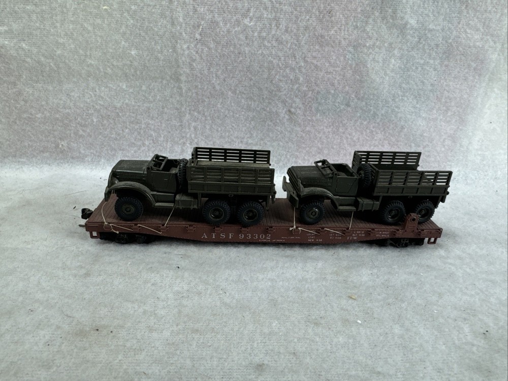 Athearn Ho Scale Flat Car With Army Trucks For Train Set Layout Kadee Coupler