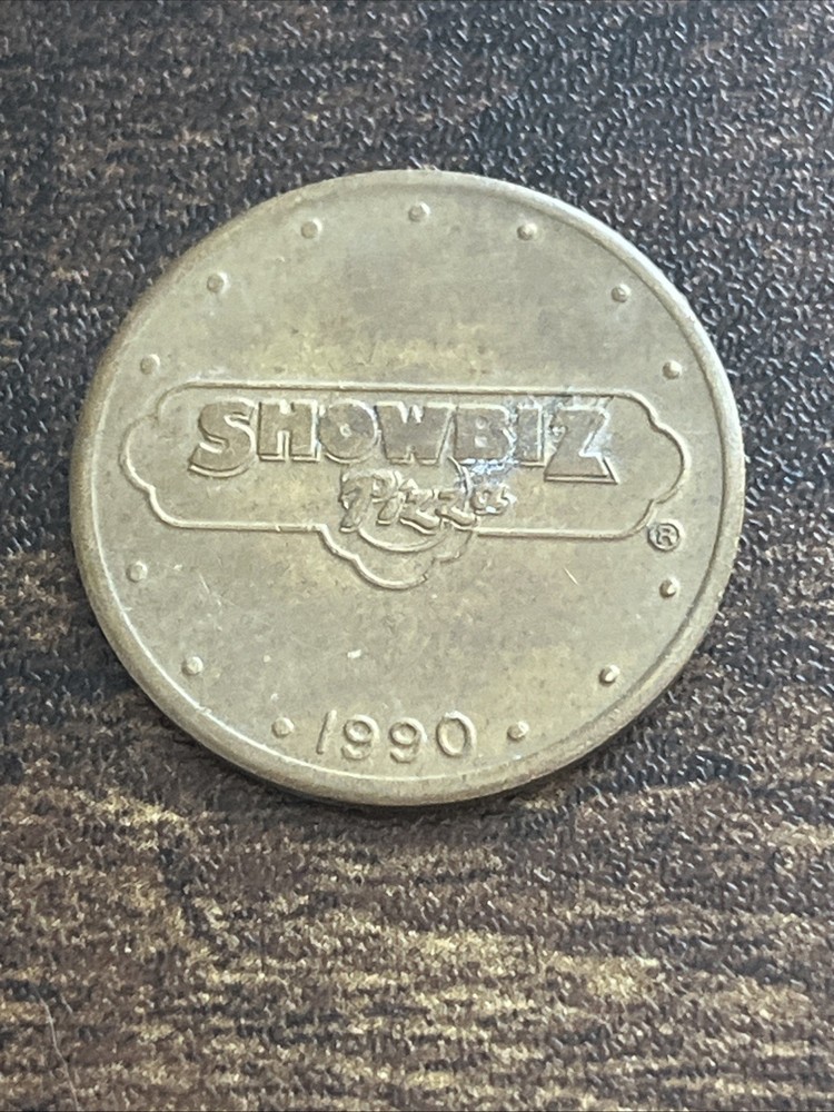 RARE 1990 Showbiz Pizza Chuck E Cheese Token Coin TC1243*
