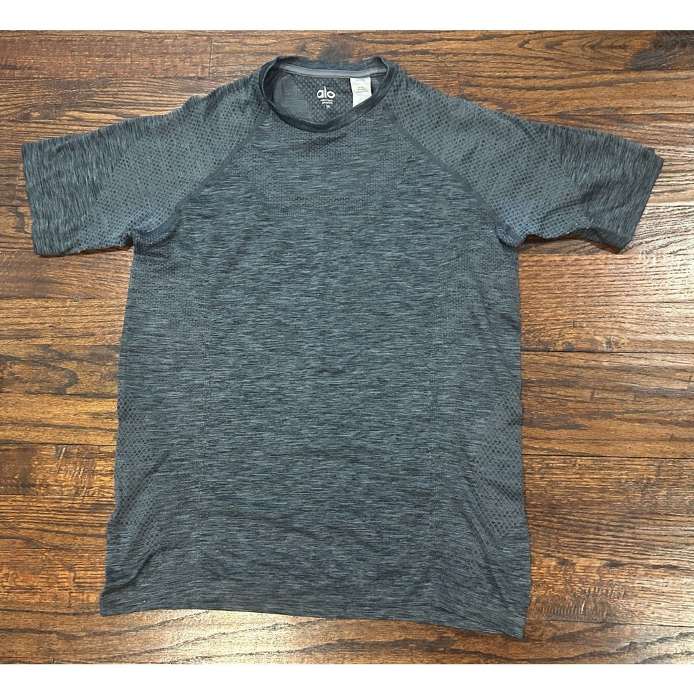 Alo Yoga Gray Tight Fit Athletic T-Shirt Top Short Sleeve Men's Size Medium