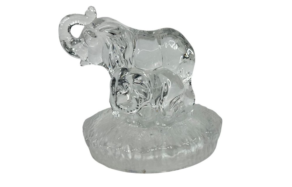 Oneida Wildlife Capri Collection Crystal Elephant W/ Baby. Trunks Up.