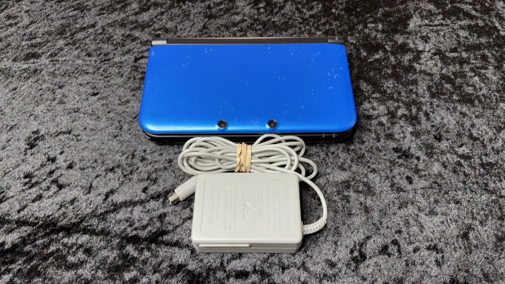 Nintendo 3DS XL Handheld System - Blue/Black