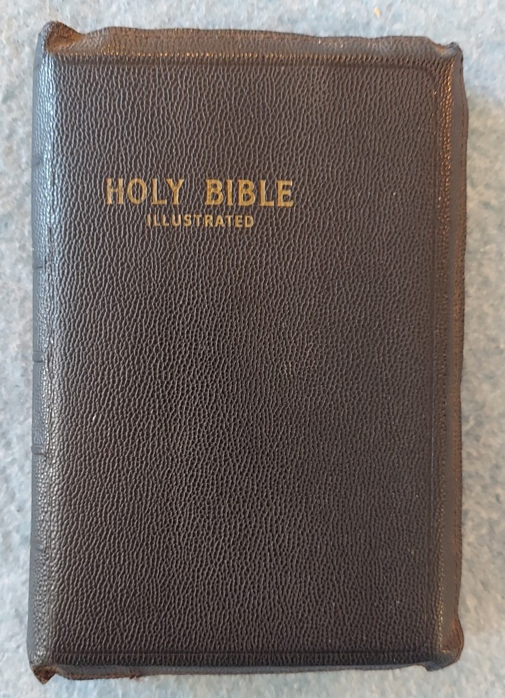 Vintage Holy Bible King James KJV World Publishing Zipper Cover Illustrated 1946