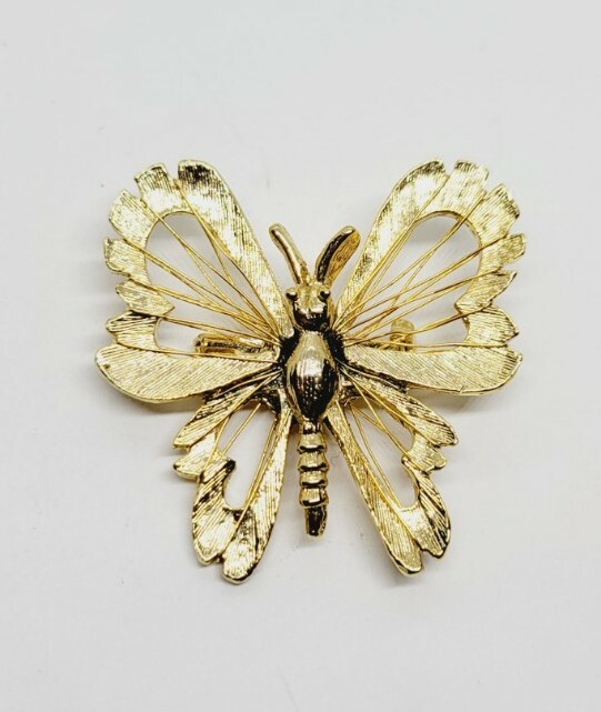 Wire Butterfly Brooch DECO Gold Tone  Bug Pin Elegant Vintage