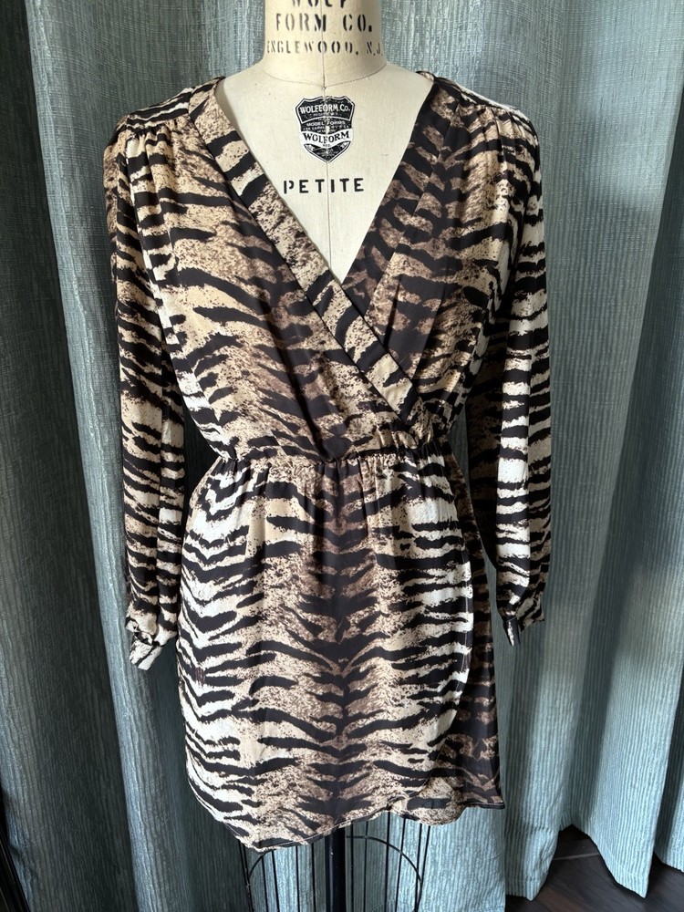 Ladies Venus V-Neck Long Sleeve Animal Print Dress Size Large