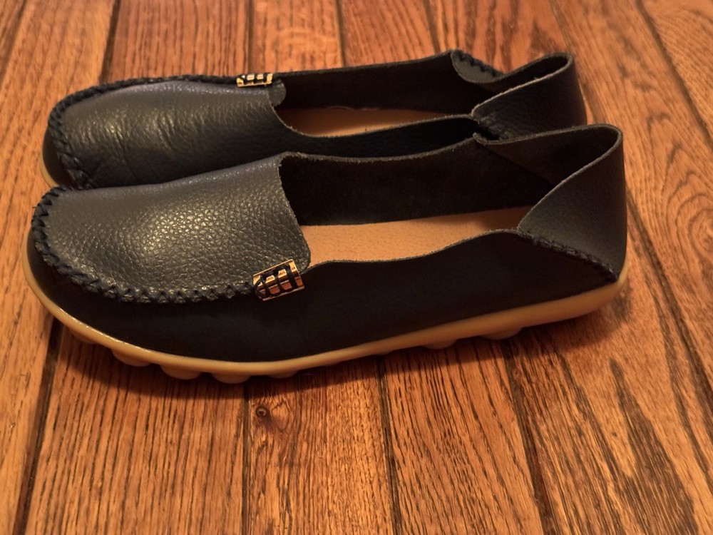 Vionic Celia Shoe, Women’s leather slip-on / loafer, Soft Pebbled Leather