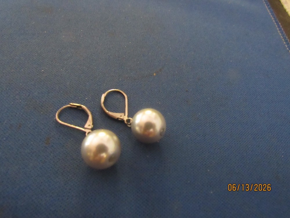 Vintage. Sterling Ear Wires Black Pearls Pierced Wire Earrings