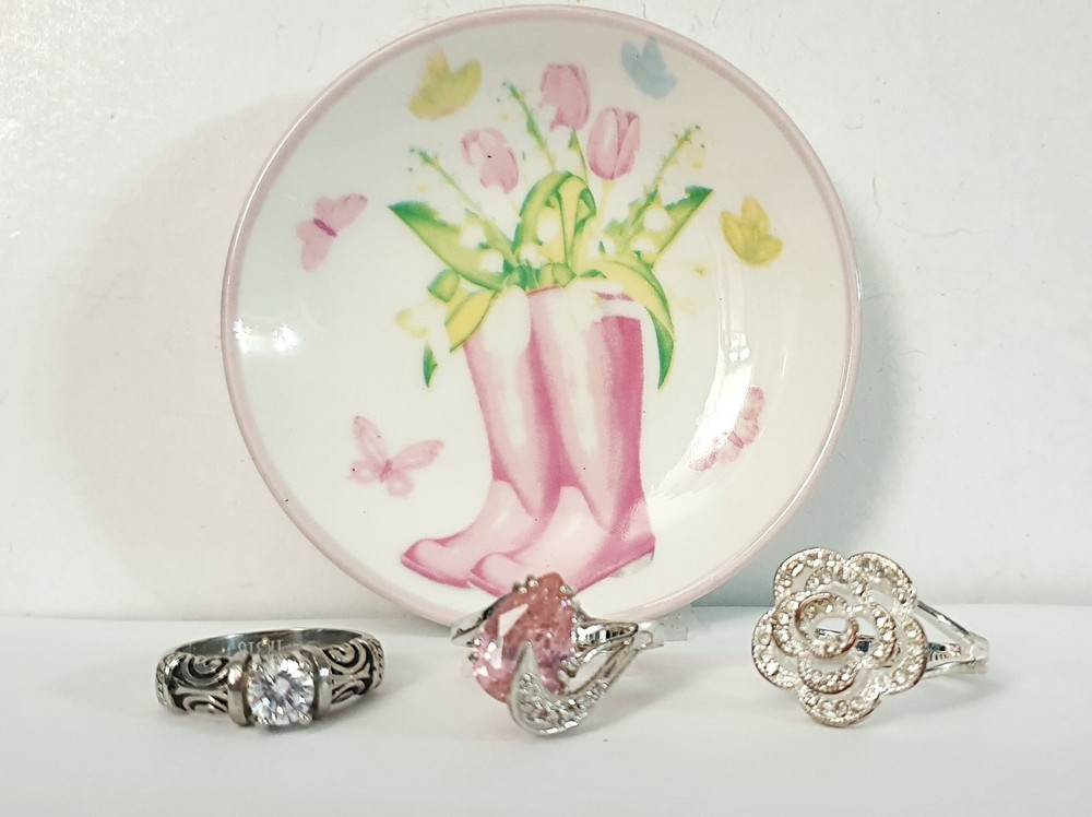 Sm Jewelry Lot Pink/ Crystal/Silver Tone Sz 9 Rings w/ Floral Boot Trinket Dish