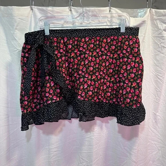 NWT Urban Outfitters Black and Red Faux Wrap Mini Skirt