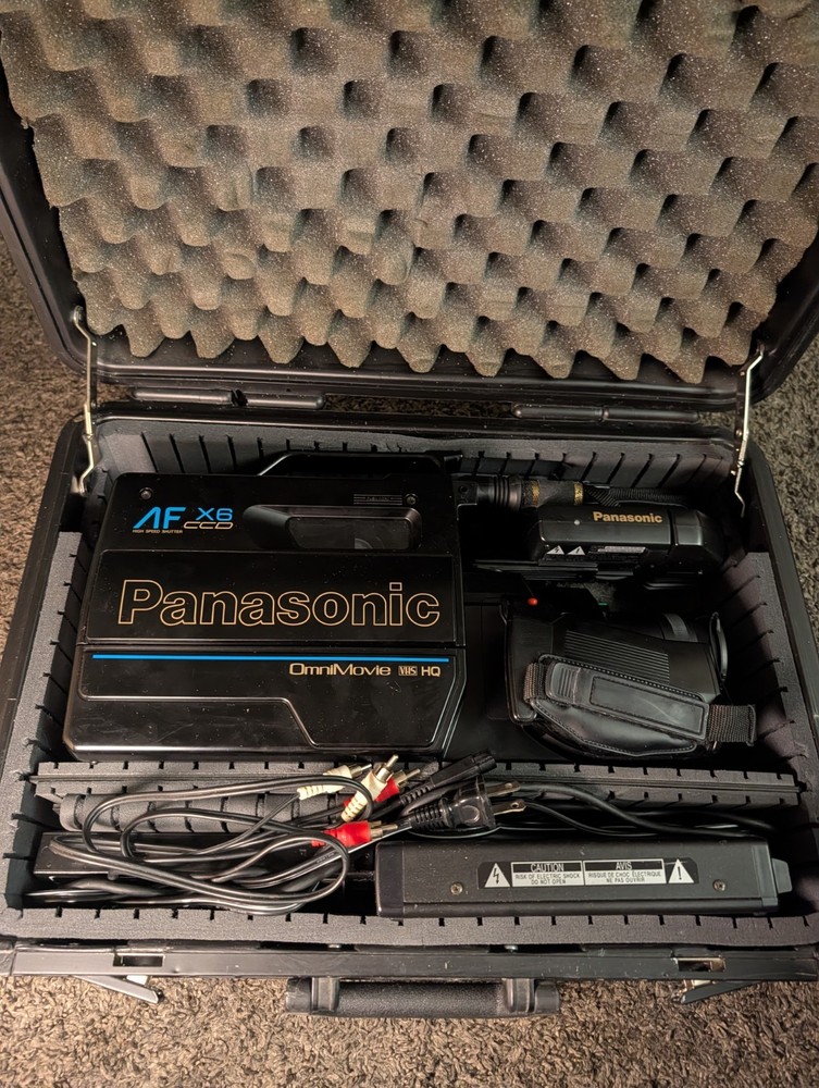 Panasonic omnimovie PV-400D camcorder–1988 mint condition – 80S time capsulecameras and film, accessories