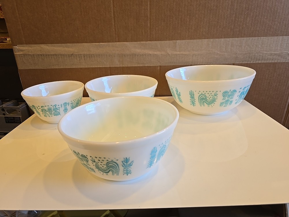Vintage Pyrex Amish Butterprint Turqouoise Mix Bowl Set 4 pc 401 (2-402) & 403