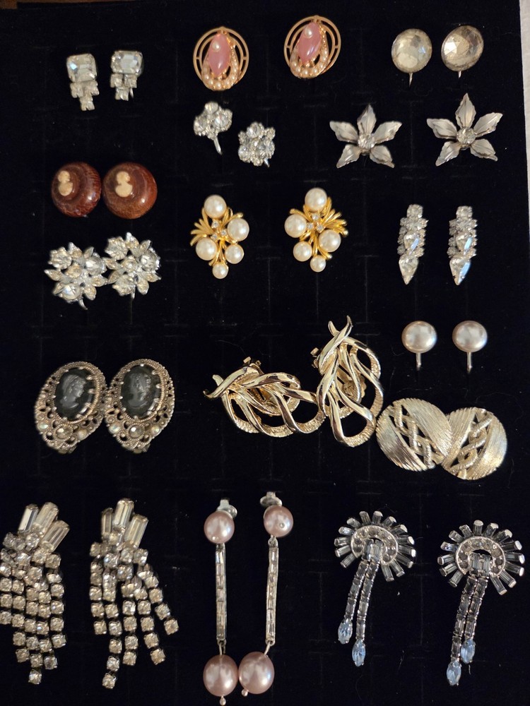 HUGE LOT Vintage Rhinestone Earrings Clip On & Screw Back Pairs BEAUTIFUL!!