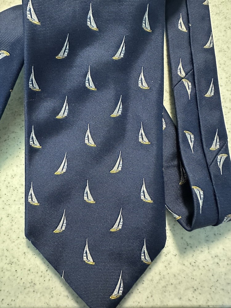 Brooks Brothers Navy Sailboat Tie Men’s Silk Nautical Blue Classic Necktie