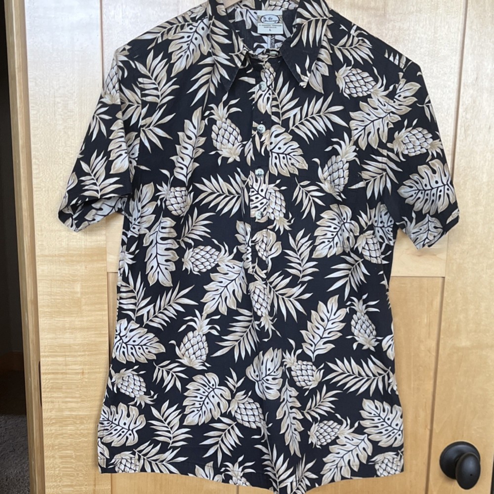 Go Barefoot Vintage Women’s L Short Sleeve Floral Hawaiian Button-Up Shirt