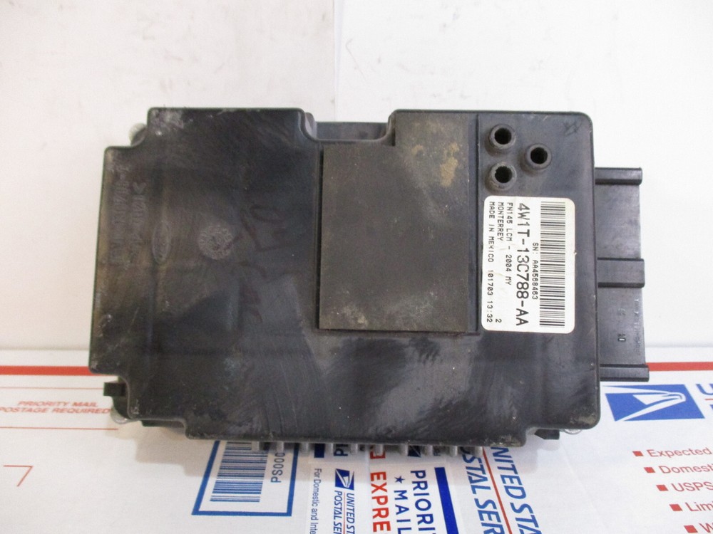 2004 Lincoln Town Car LCM Lighting Control Module 4W1T13C788AA