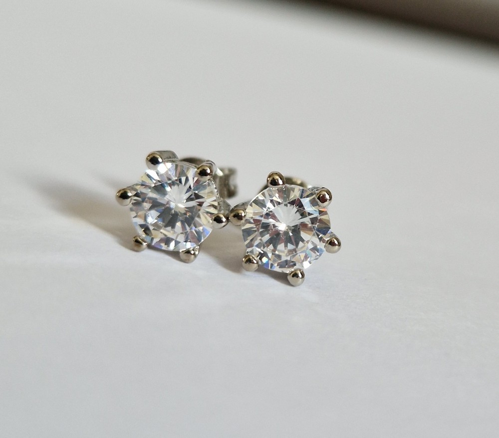 Silver 5mm Clear Stone Earrings Unworn Stock Elegant Design  