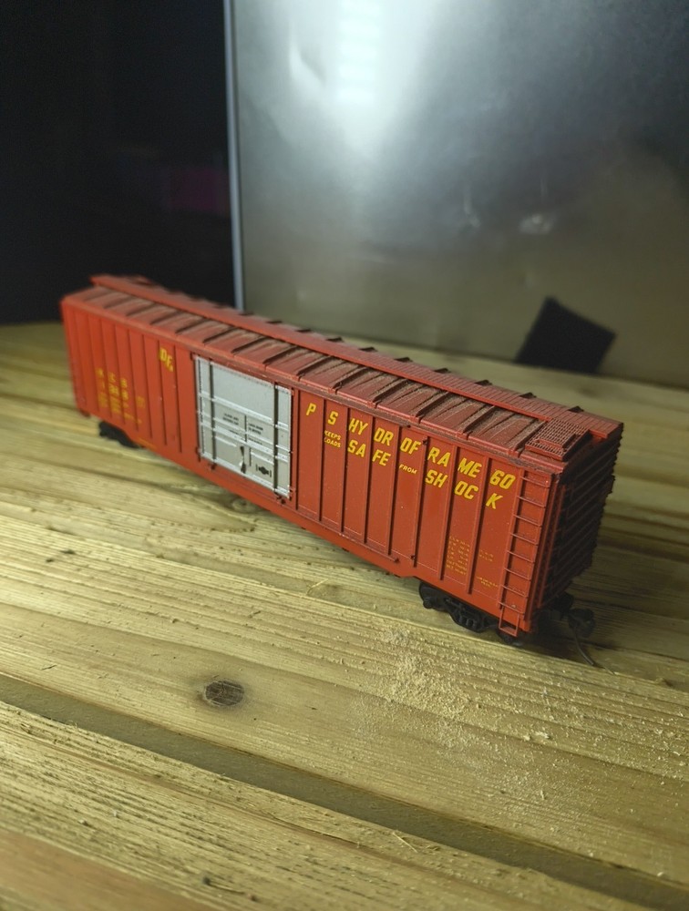 HO scale Walthers TFM KCS de Mexico Ry 60' high cube box car train 20084