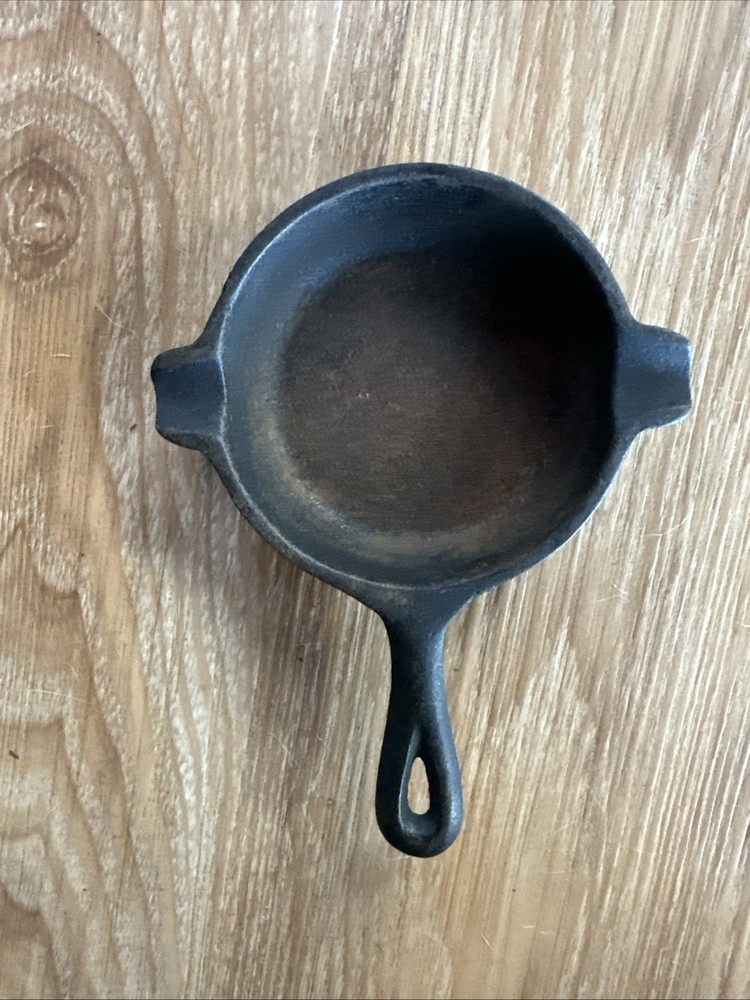 VTG Lodge Cast Iron Ashtray Mold #4 Nice Shape