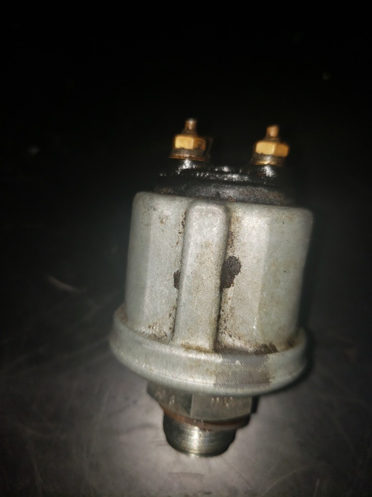 OEM Oil Pressure Sensor 01175981 For Deutz 2011 1011 914 913 912 413 0-5 bar