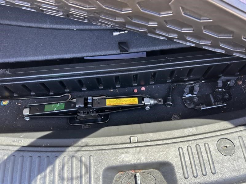 SORENTO   2013 Jack 104588916 NO FOAM TRAY NO SPARE TIRE