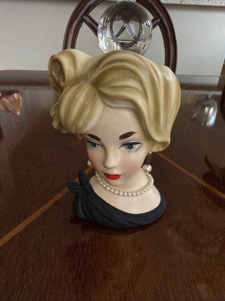 Vintage Napco C7293 Glamor Lady Head Vase Black Dress Pearl Necklace Earrings