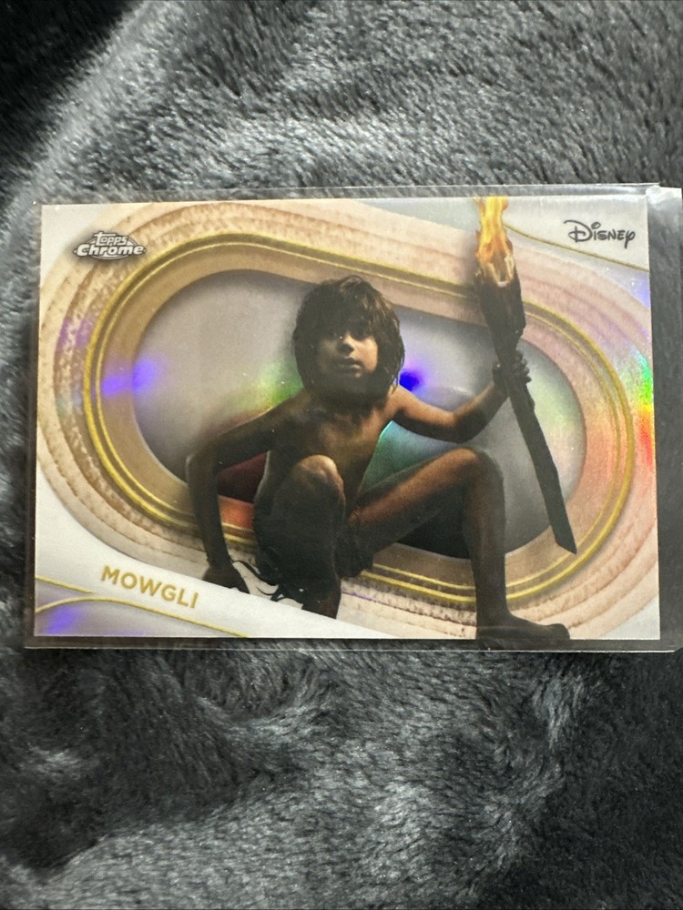 Topps Chrome 2025 Disney Jungle Book Mowgli 104 Refractor