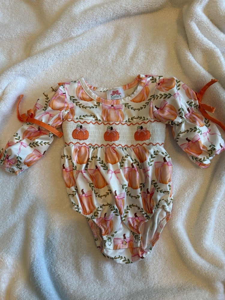 K orie's Pumpkin Print Long Sleeve Bow Crew Neck 0-3 Months One-Piece Romper
