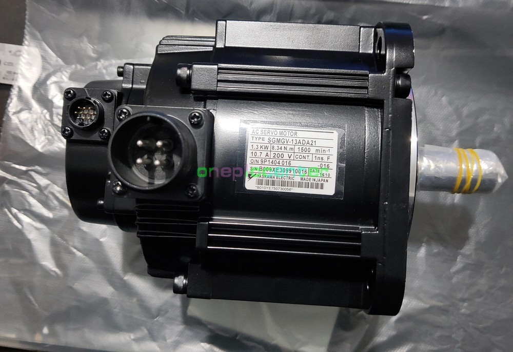 1PCS NEW Yaskawa servo motor SGMGV-13ADA21