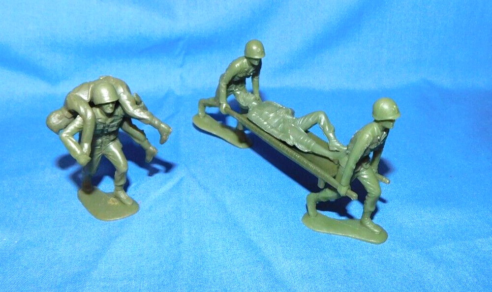 MARX VINTAGE  BATTLEGROUND GI'S WOUNDES GI'S WITH STRETCHER SET