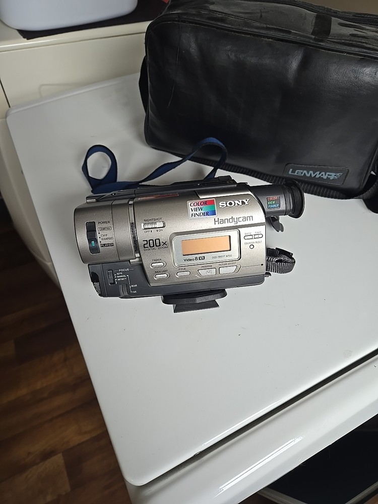 Sony Handycam Vision CCD-TRV308 NTSC Video Hi8 Camcorder Tested & Works