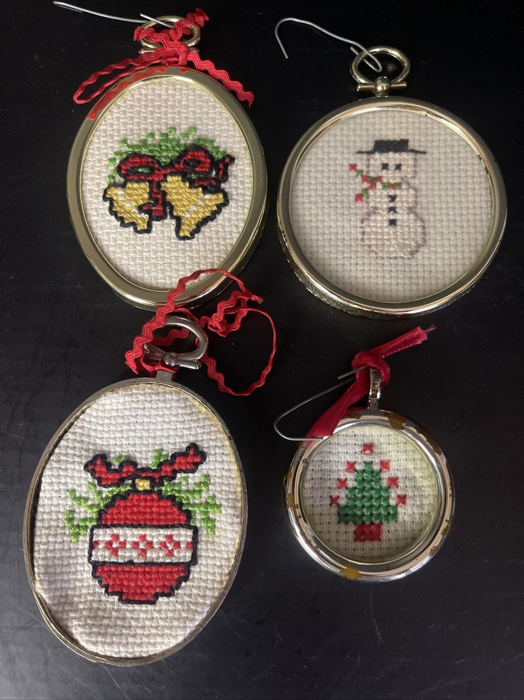 Vintage Cross Stitch Christmas Ornament  Round Frame, snowman, Tree, Ball,Bell4