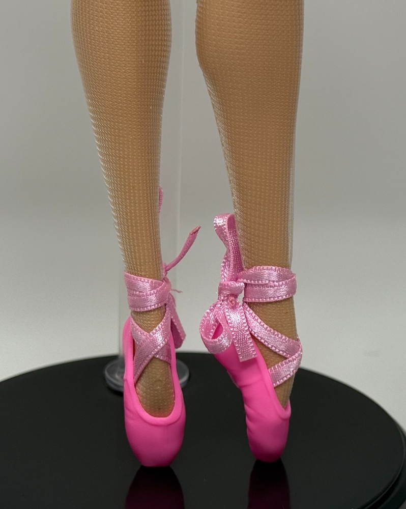 Barbie Signature Ballet Wishes 2025 Doll Outfit Pink Ballerina Slippers Toe Shoe