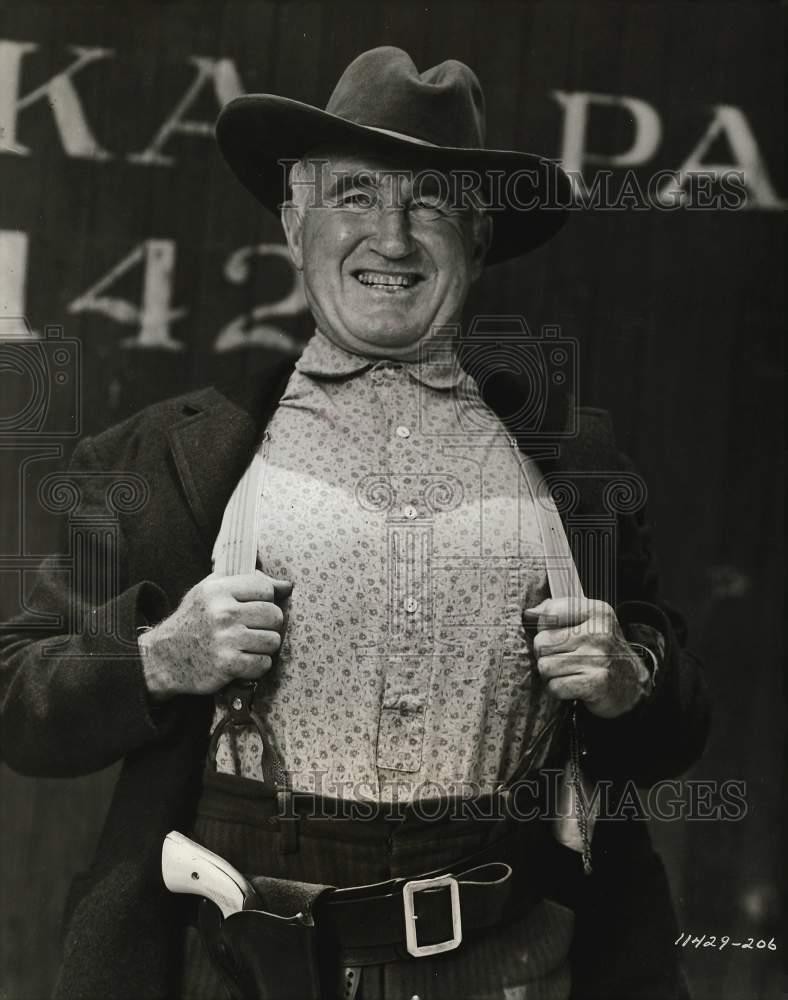 1949 Press Photo Donald Crisp plays a villain in Paramount's 
