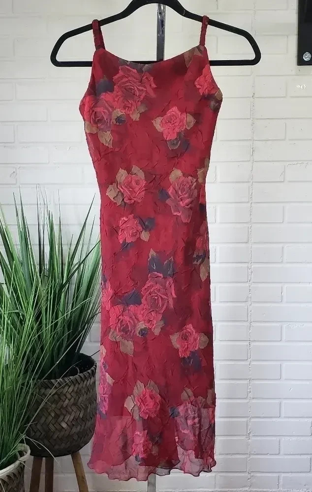 READ! Vintage 90s Pink & Red Large Rose Blossom Crinkled Ruffle Hem Midi Dress