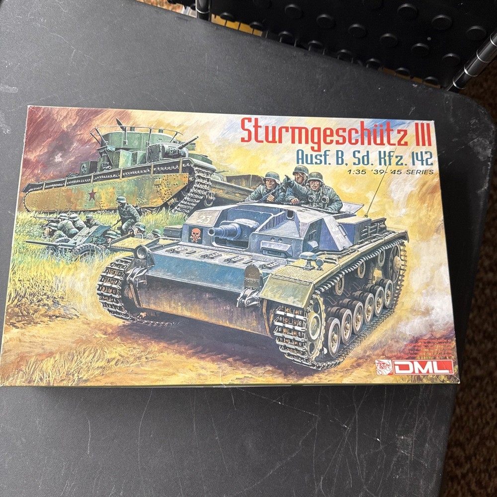 DML 6008 Sturmgeschutz III Ausf Sd Kfz 142 Model Kit -