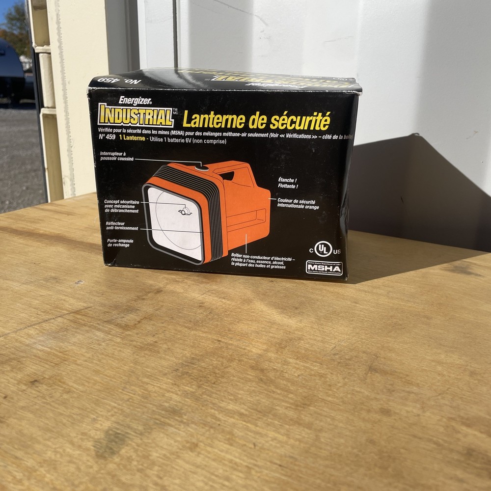 Unused Vintage Eveready #459  Industrial Safety Lantern, Floating Flashlight 6v