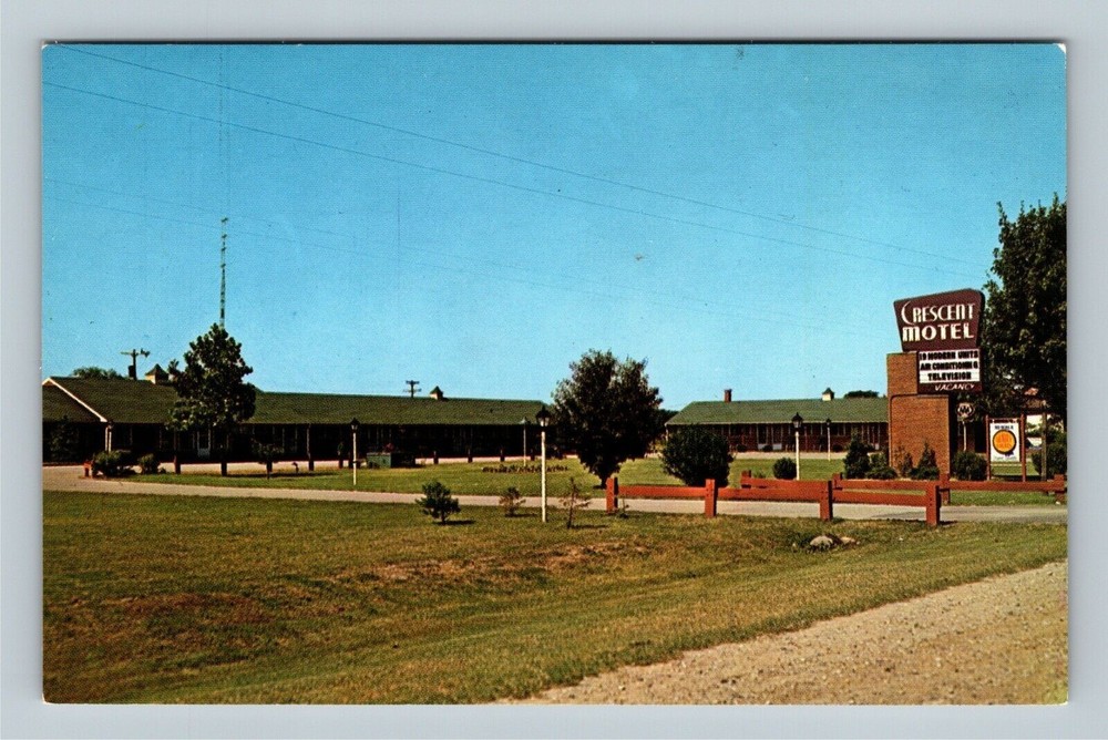 Ann Arbor MI, Crescent Motel, Street View, Antique Vintage Michigan Postcard