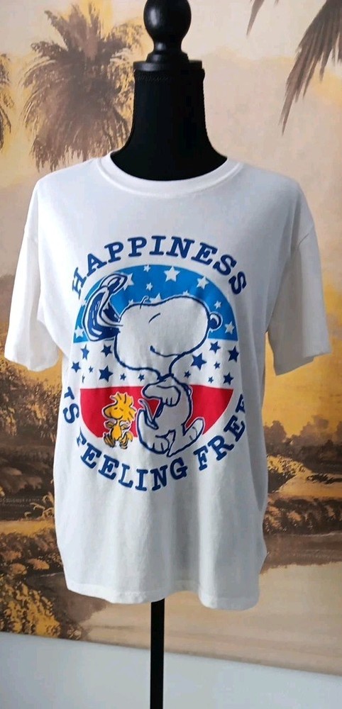 Peanuts Happiness is Feeling Free Patriotic T-shirt Junior XL (15-17) July 4th