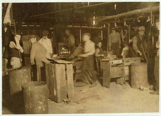 Wheaton Glass Works,Millville,New Jersey,Child Labor,Lewis Wickes Hine,1909,3