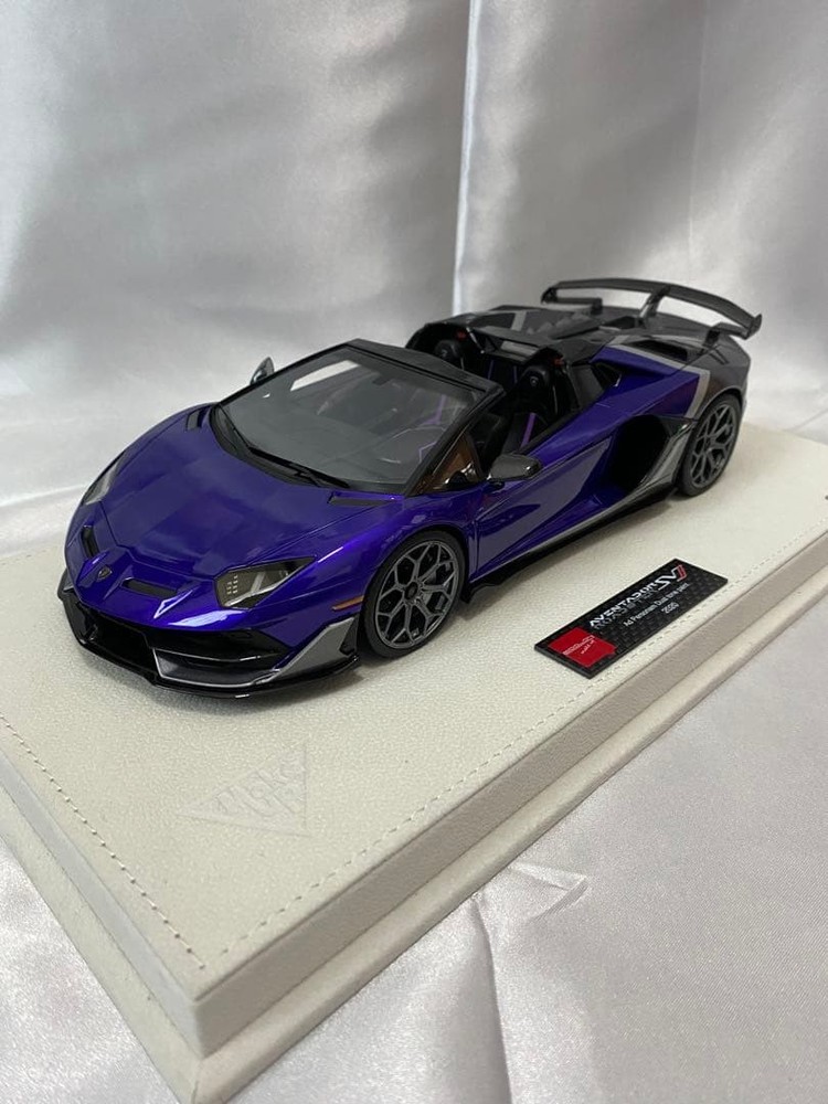 Makeup 1/18 Aventador SVJ Exclusive 4/100 #e4b18c
