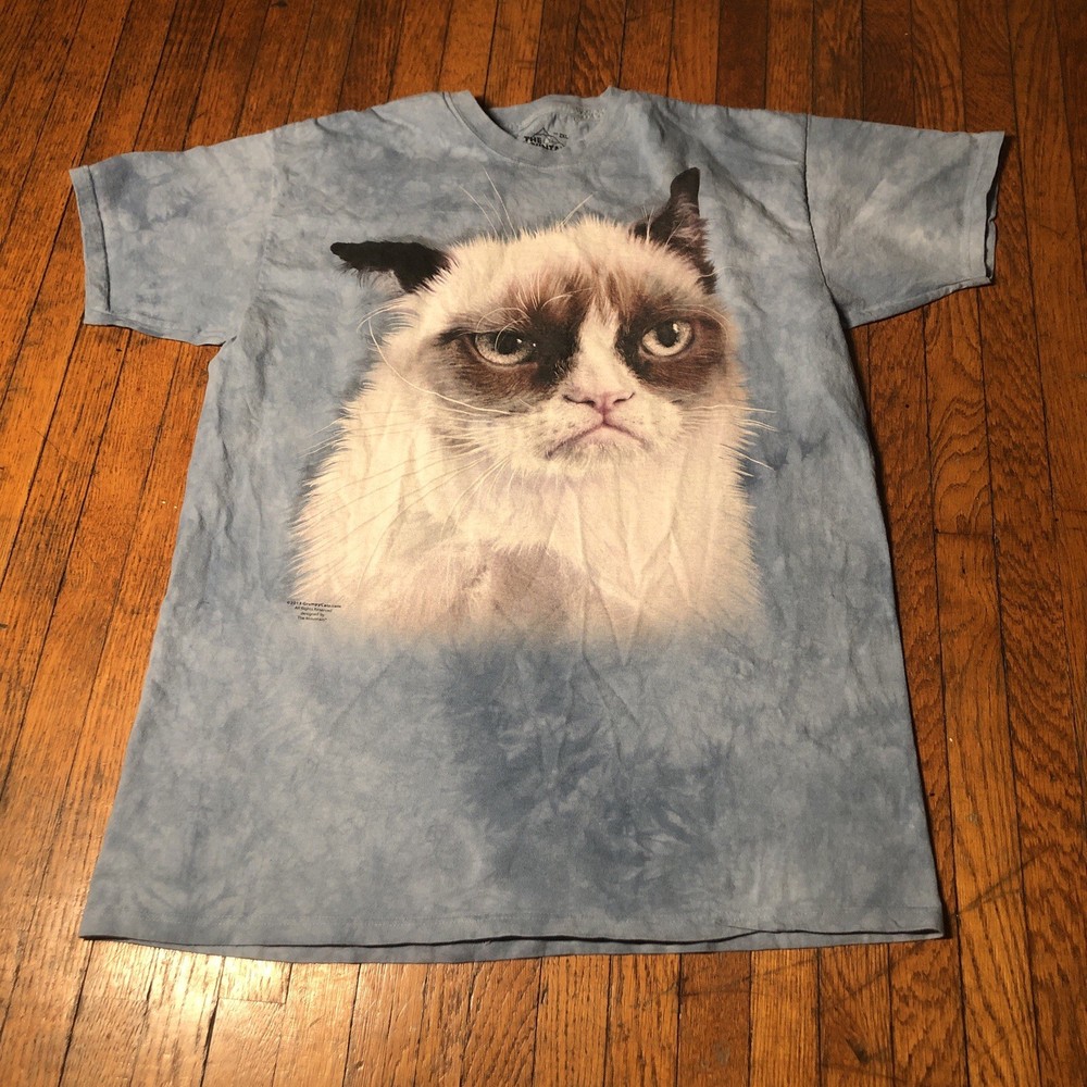 The Mountain Grumpy Cat T-Shirt Men’s Size 2XL Blue Tie Dye AOP Rare Funny