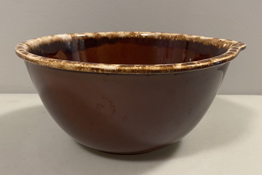 Vintage Hull Pottery Brown Drip Batter Spout Bowl 8