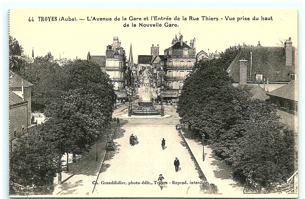 S03-6422, Troyes, L'avenue De La Gare Et L'entree De La Rue Thiers, Postcard