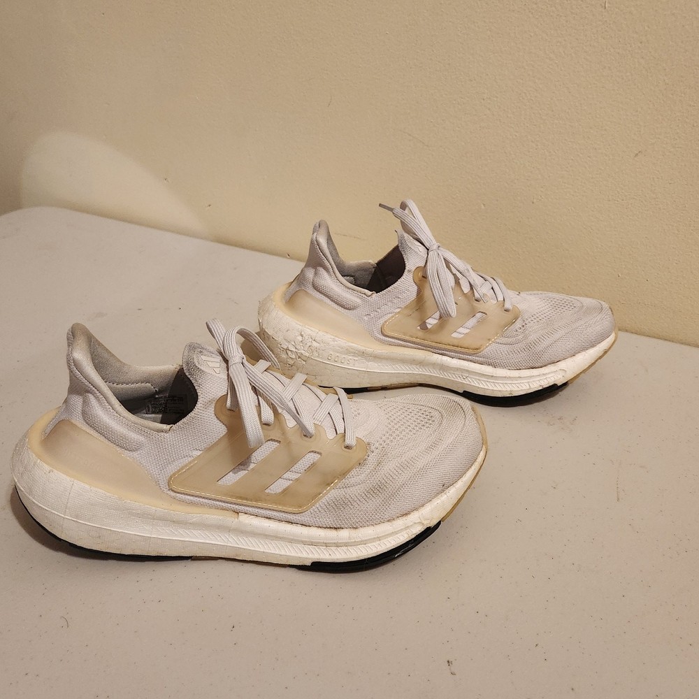 Adidas Ultraboost 21 Women's Sz 8 Sneakers Running Shoes White Athleisure Casual
